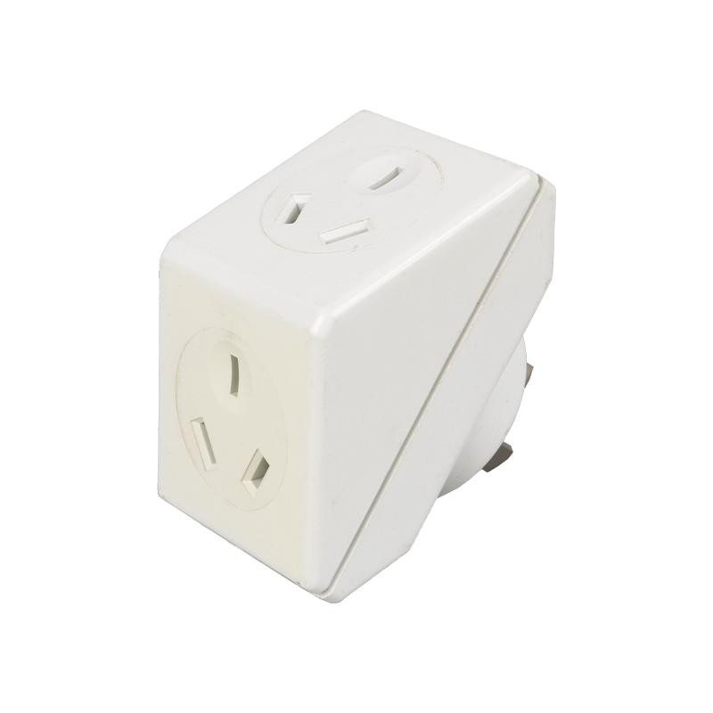 10A 250V veilige en universele driehoekige stekkerstroomomvormer